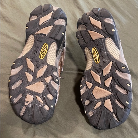 KEEN Women’s Brown Steel Toe Utility Shoes - Picture 5 of 5